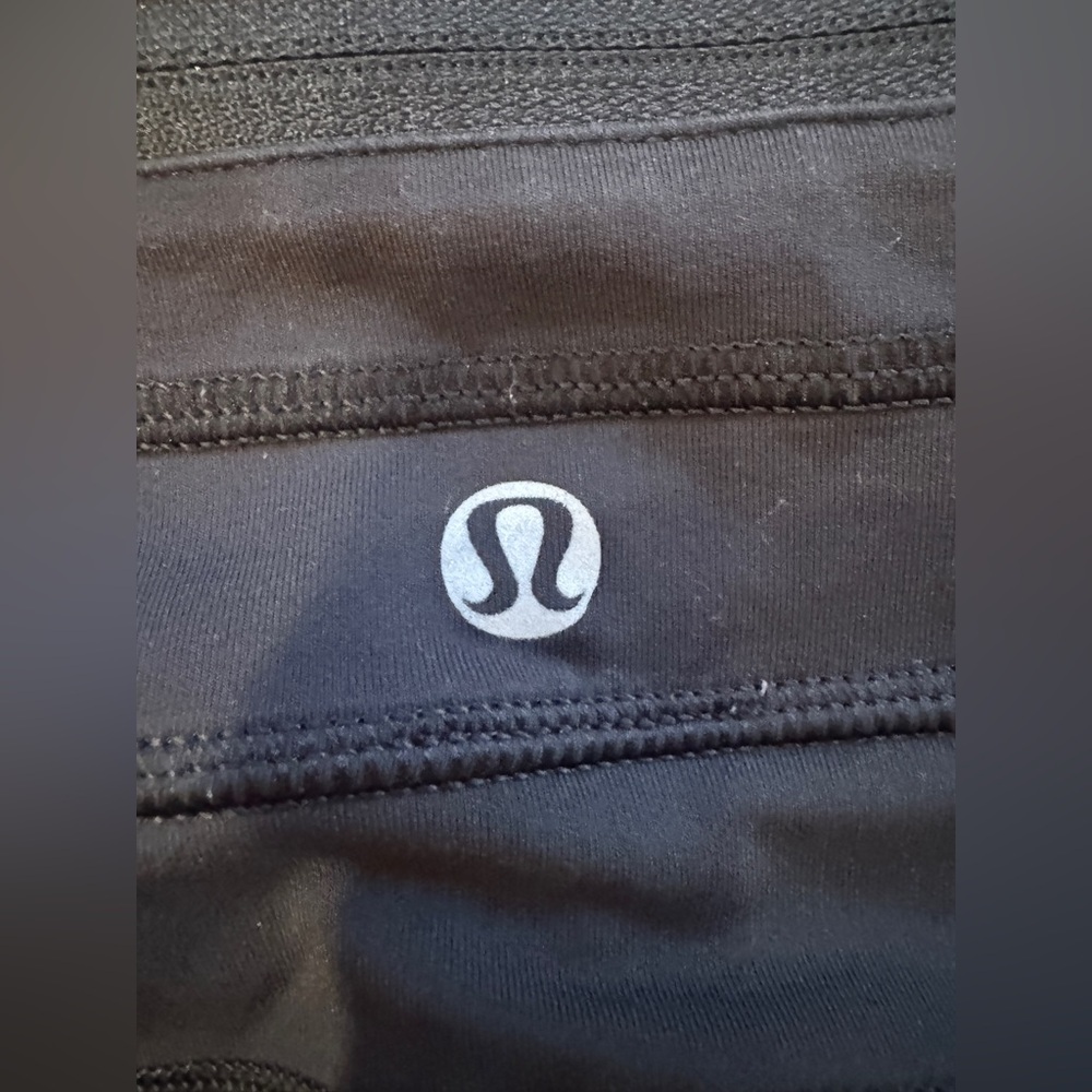 Lululemon Black Cropped Leggings
Size 6 - Picture 5 of 5